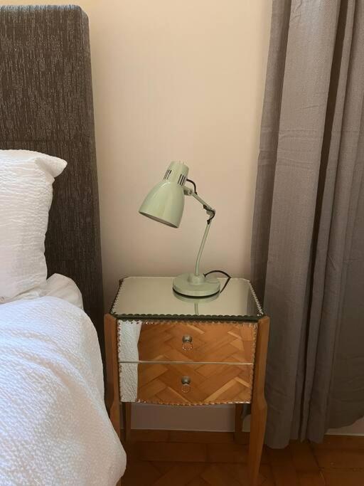 Fitzrovia / Bloomsbury / West End - Two Bed Apartamento Londres