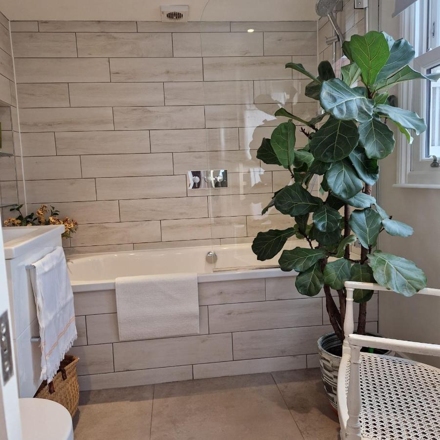 Colourful 2 Bed 2 Bath Tooting House Appartement Londres