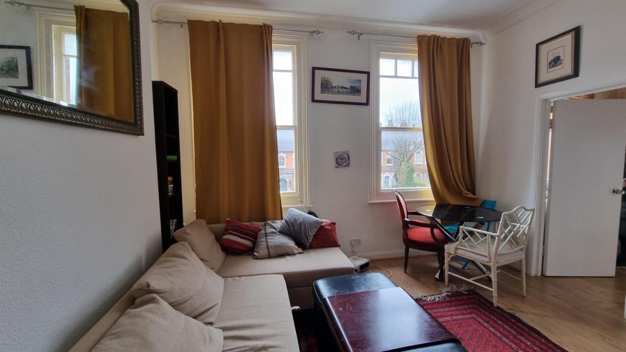 Couette-café Extra Large One Bedroom Flat With Parking Londres