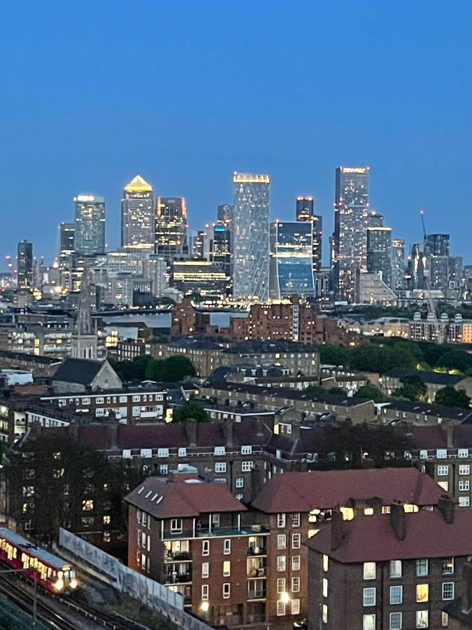 Whitechapel Two Bedroom Luxury - Free Private Parking - Views Londres