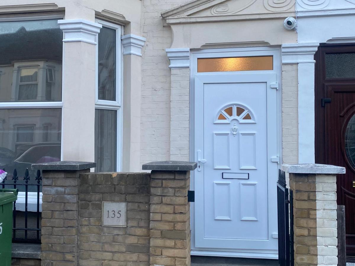 Cosy House In Newham * London