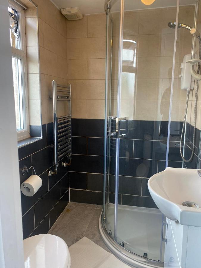Cosy House In Newham Homestay *