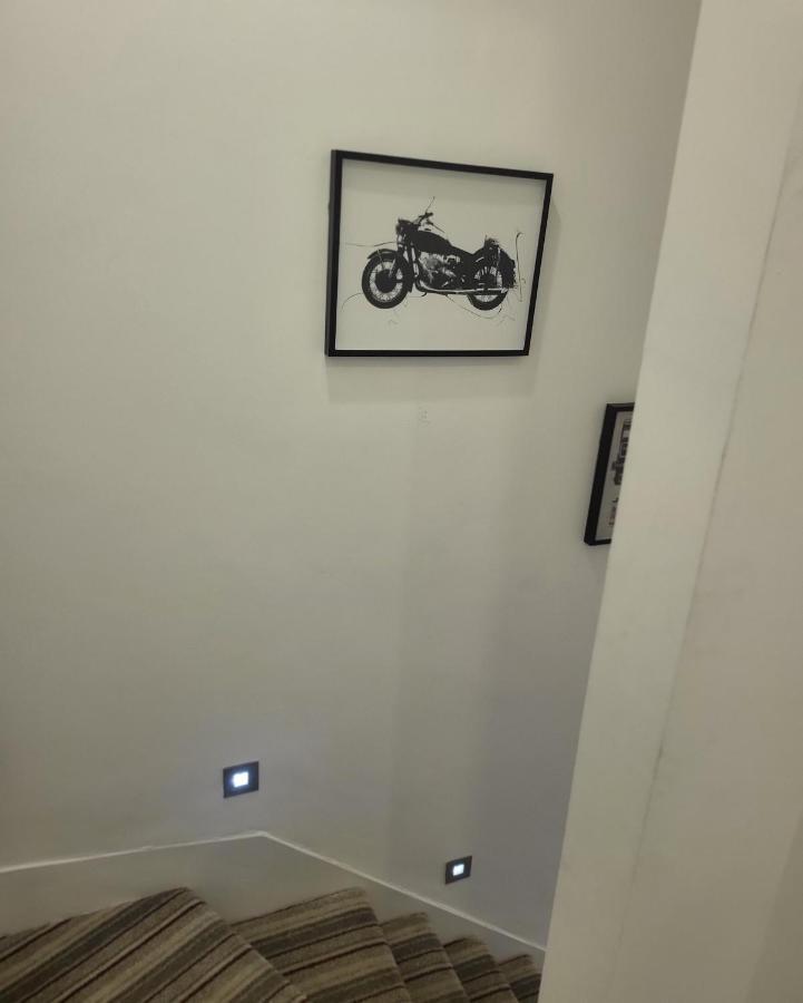 Appartement 2 Bedrooms 2 Baths, 3 Toilets Excel And City Airport O2 Sleeps Up To 5,