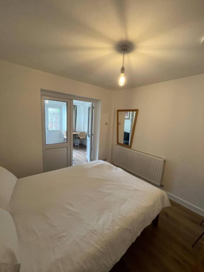 Apartamento 1bd Flat With Patio - 5 Min To Airport *