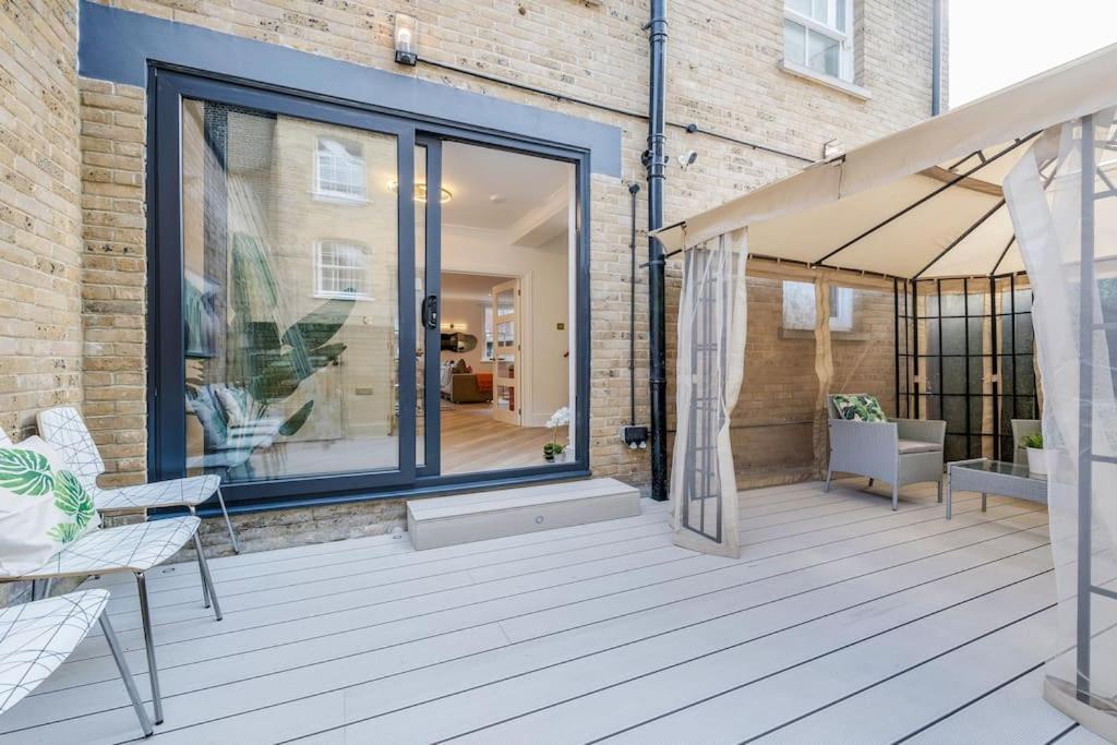 Casa de férias House 10 Mins To Tower Bridge Hot Tub & Parking Londres