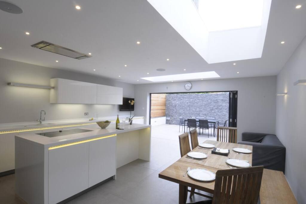 Four Bedroom Modern Victorian Wandsworth House Londres