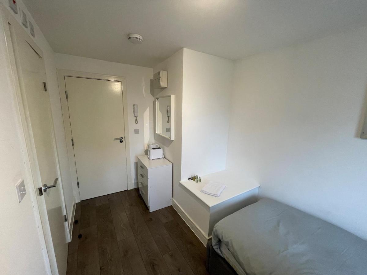 Letzi Private En-suite Near Wembley Londres