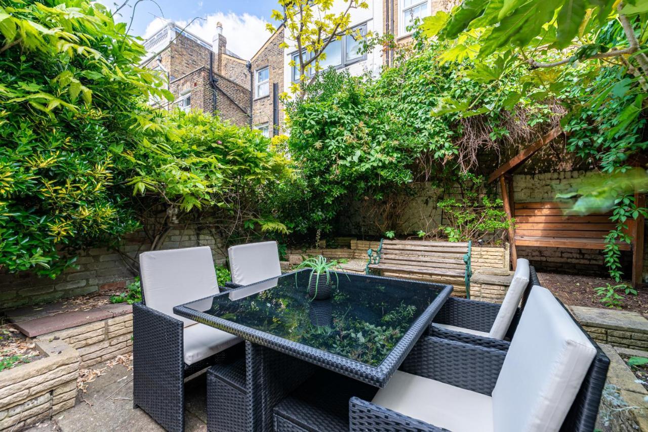 Specious Bright Flat With Garden In * Londres
