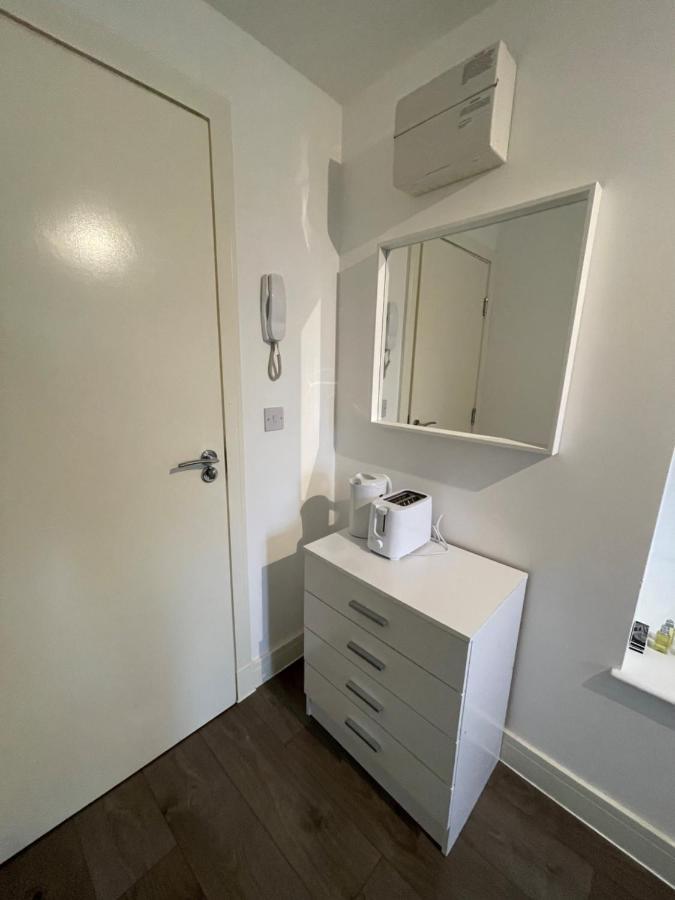 Letzi Private En-suite Near Wembley Habitación en casa particular *