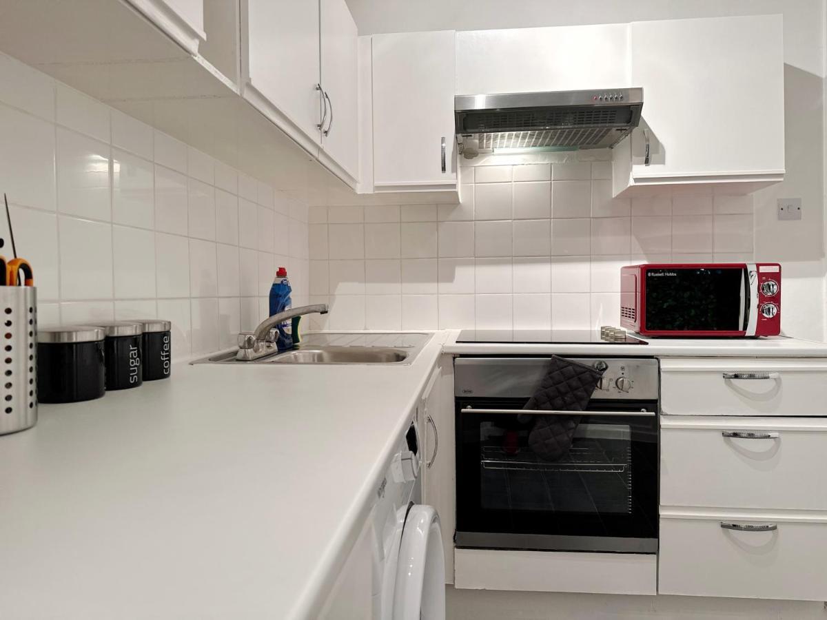 Apartamento Zoey Place Near Thames River - 2 Double Beds, 1 Single Bed, Spacious, Ideal For Families *