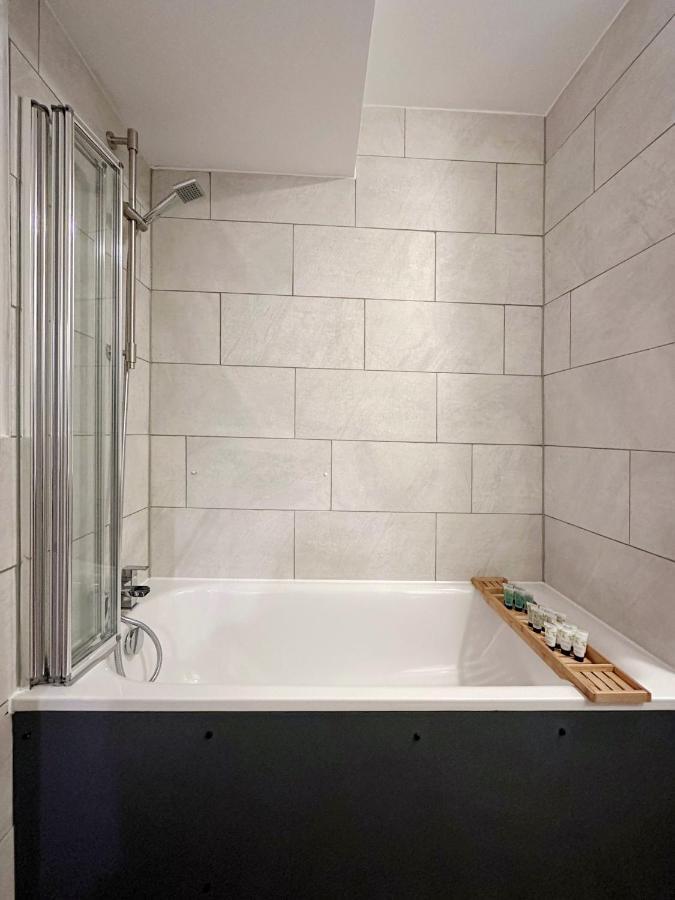 Apartamento Zoey Place Near Thames River - 2 Double Beds, 1 Single Bed, Spacious, Ideal For Families Londres