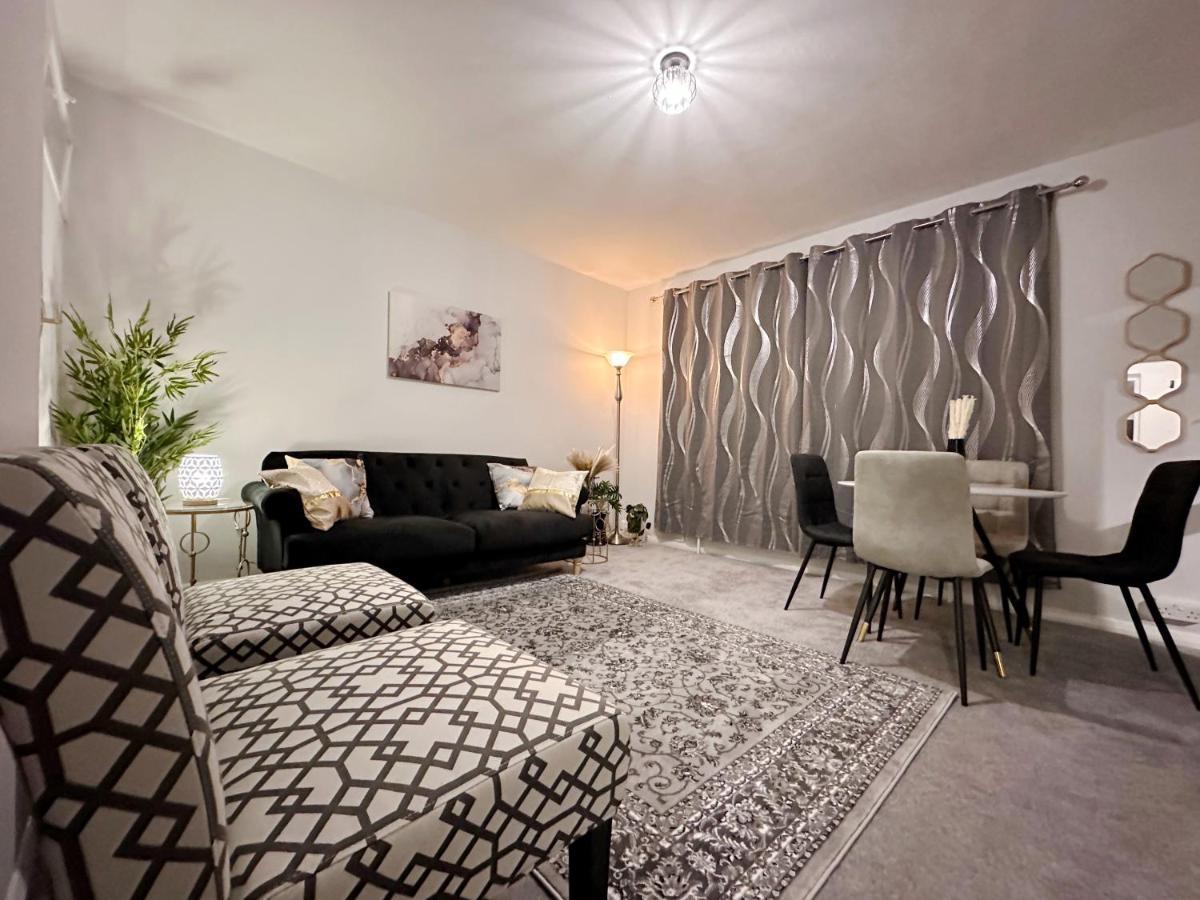 Zoey Place Near Thames River - 2 Double Beds, 1 Single Bed, Spacious, Ideal For Families Apartamento