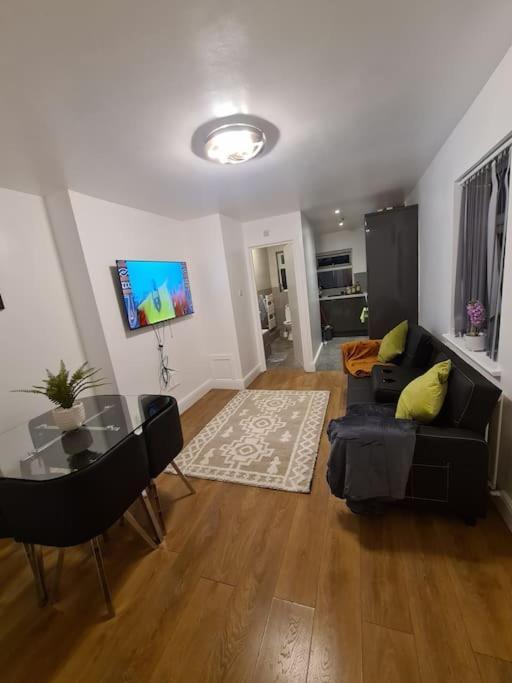 Luxury One Bedroom Flat * Londen