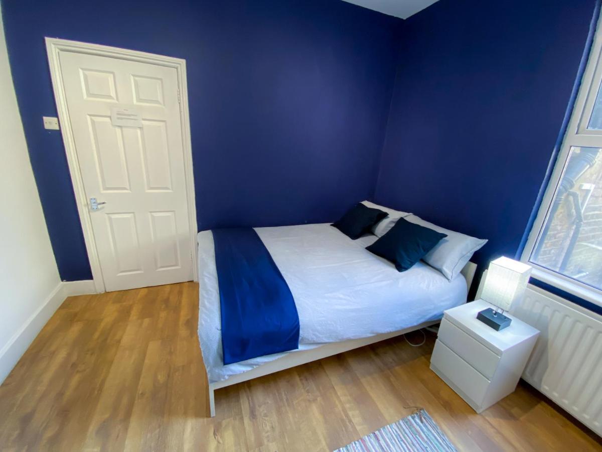 4 Bedroom House Parking & Garden Near Central Londen