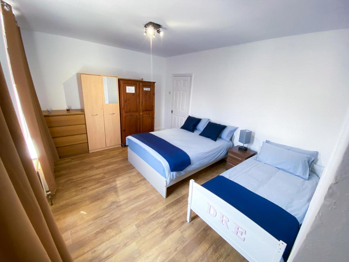 4 Bedroom House Parking & Garden Near Central * Londen