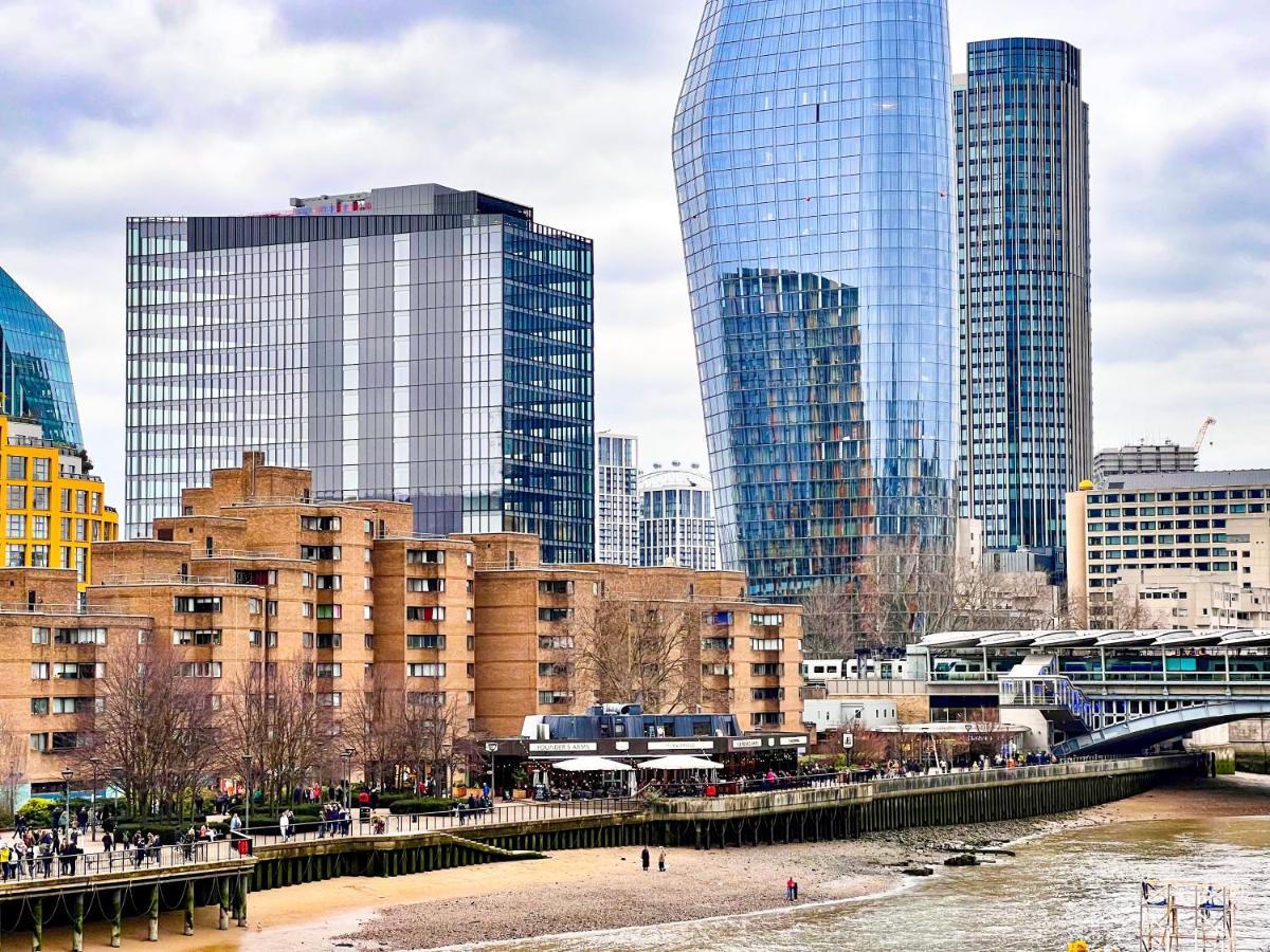 Hotel River Thames View Entire In The Most Cental