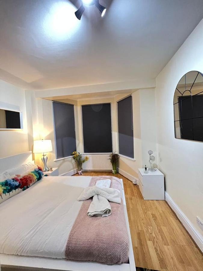 Comfy 2 Bedroom Flat Edgware Road Londres