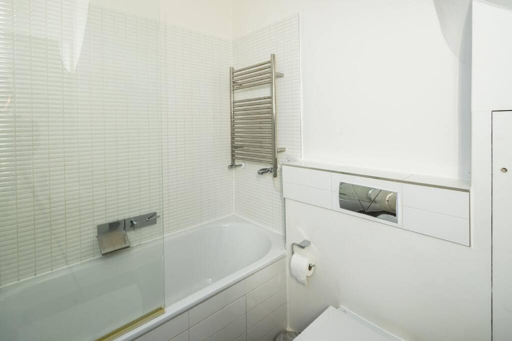 Chic And Spacious Flat Near Bond Street * Londres