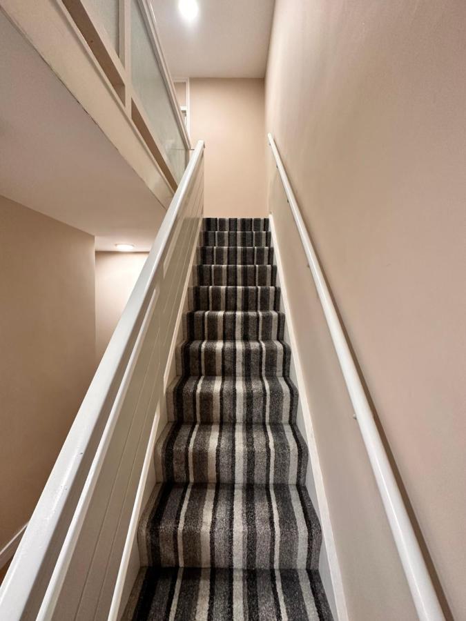 Pensión Canary Wharf Single Double And En-suite