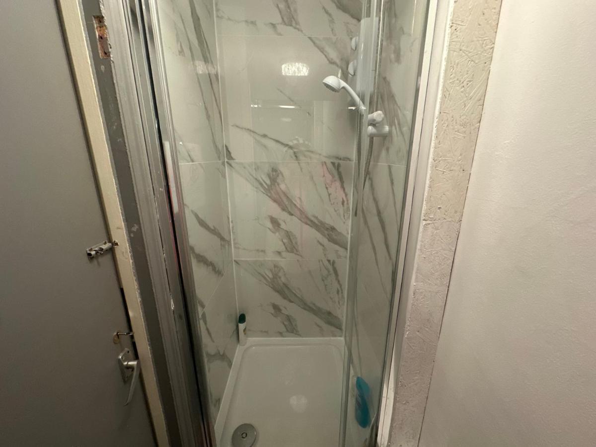 2 Mins To Euston Station, Triple Bedroom With Private Bathroom C