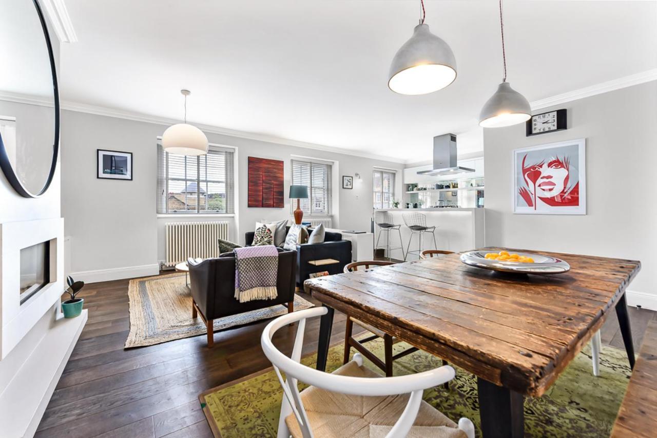 Woodbridge House Apartment London
