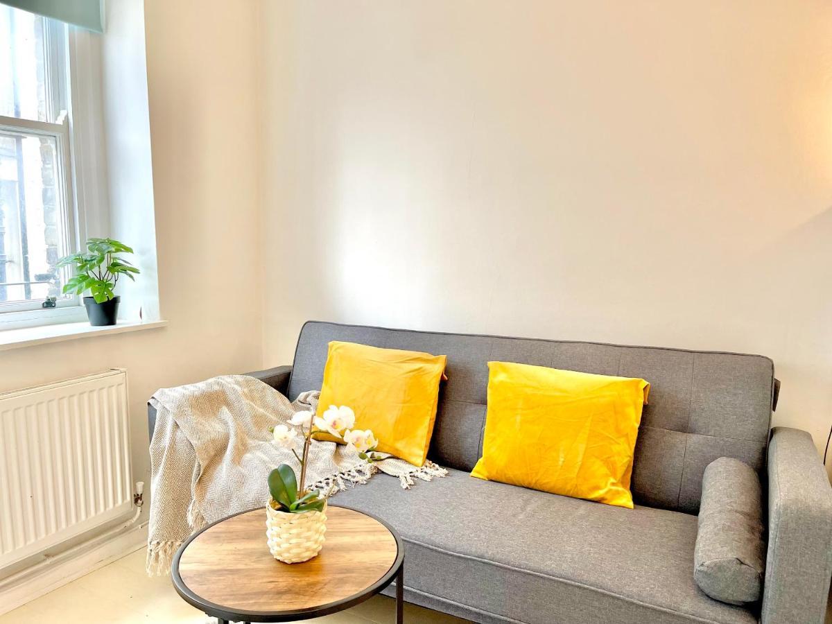 Archway Station Big Bedroom Flat *