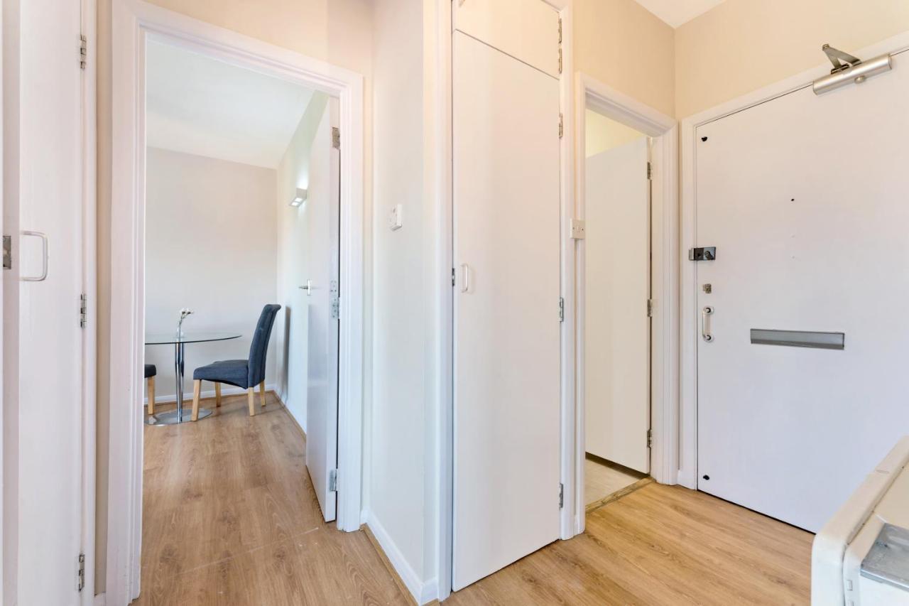Stunning Aparment In Canada Water Apartment London