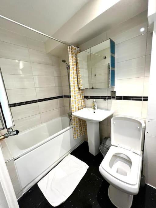 Comfortable Flat Near * Londres