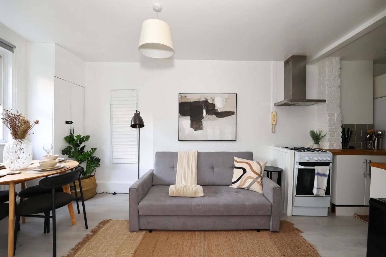 W For 4. Open Plan Kitchen/living Apartamento