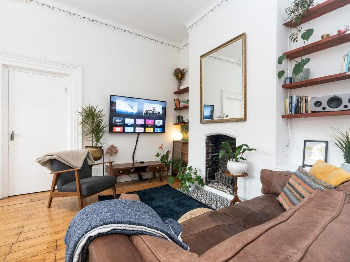 Pass The Keys Rustic And Quirky Flat In Charming Charlton Village Apartamento