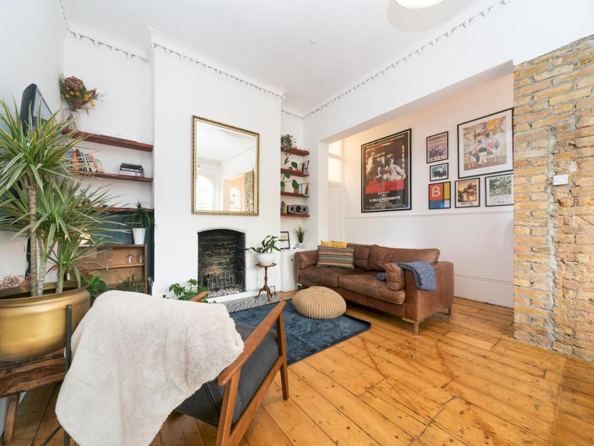 Pass The Keys Rustic And Quirky Flat In Charming Charlton Village * Londres