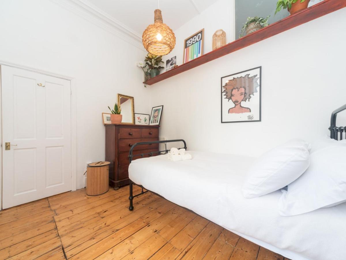 Pass The Keys Rustic And Quirky Flat In Charming Charlton Village Apartamento *