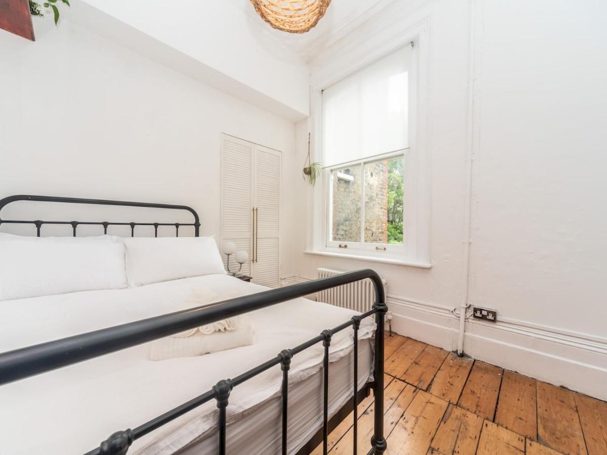 Pass The Keys Rustic And Quirky Flat In Charming Charlton Village