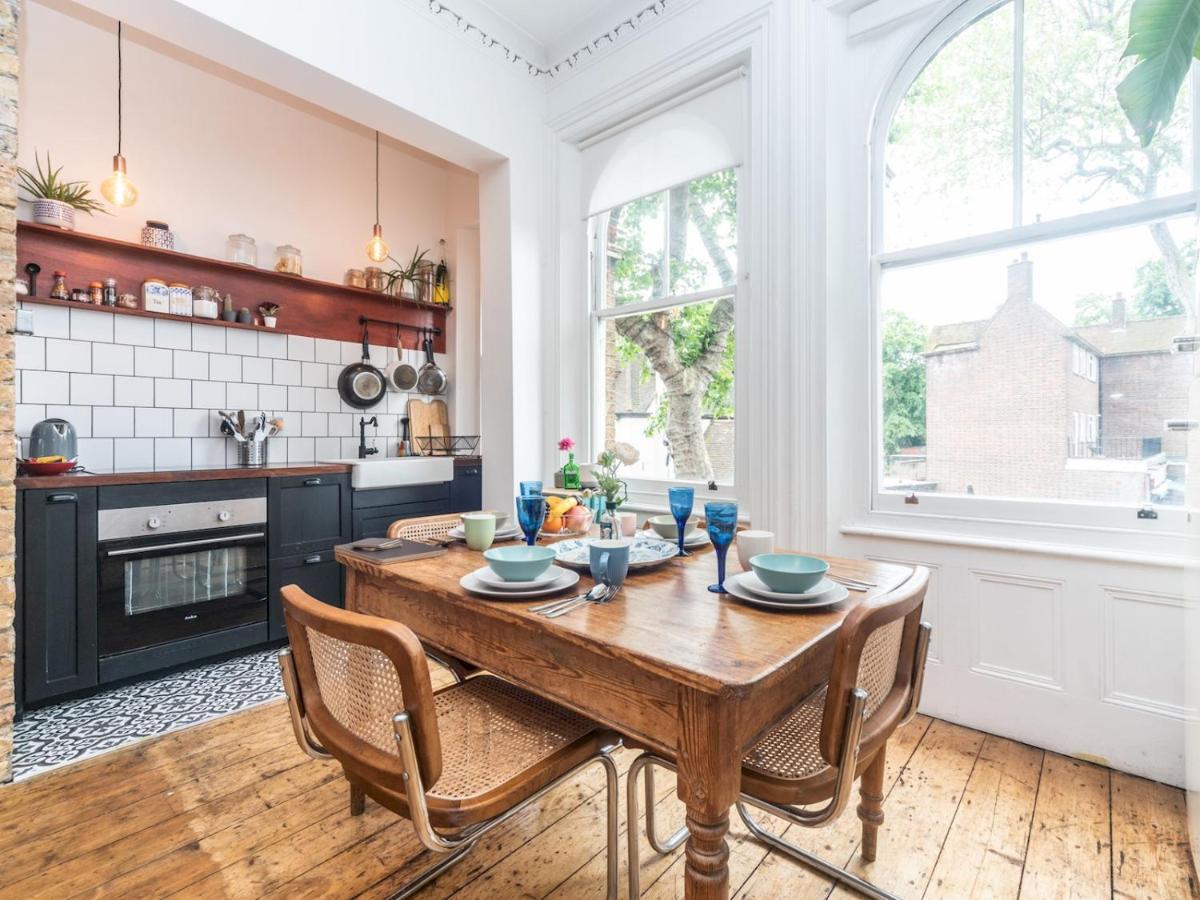 Pass The Keys Rustic And Quirky Flat In Charming Charlton Village * Londres