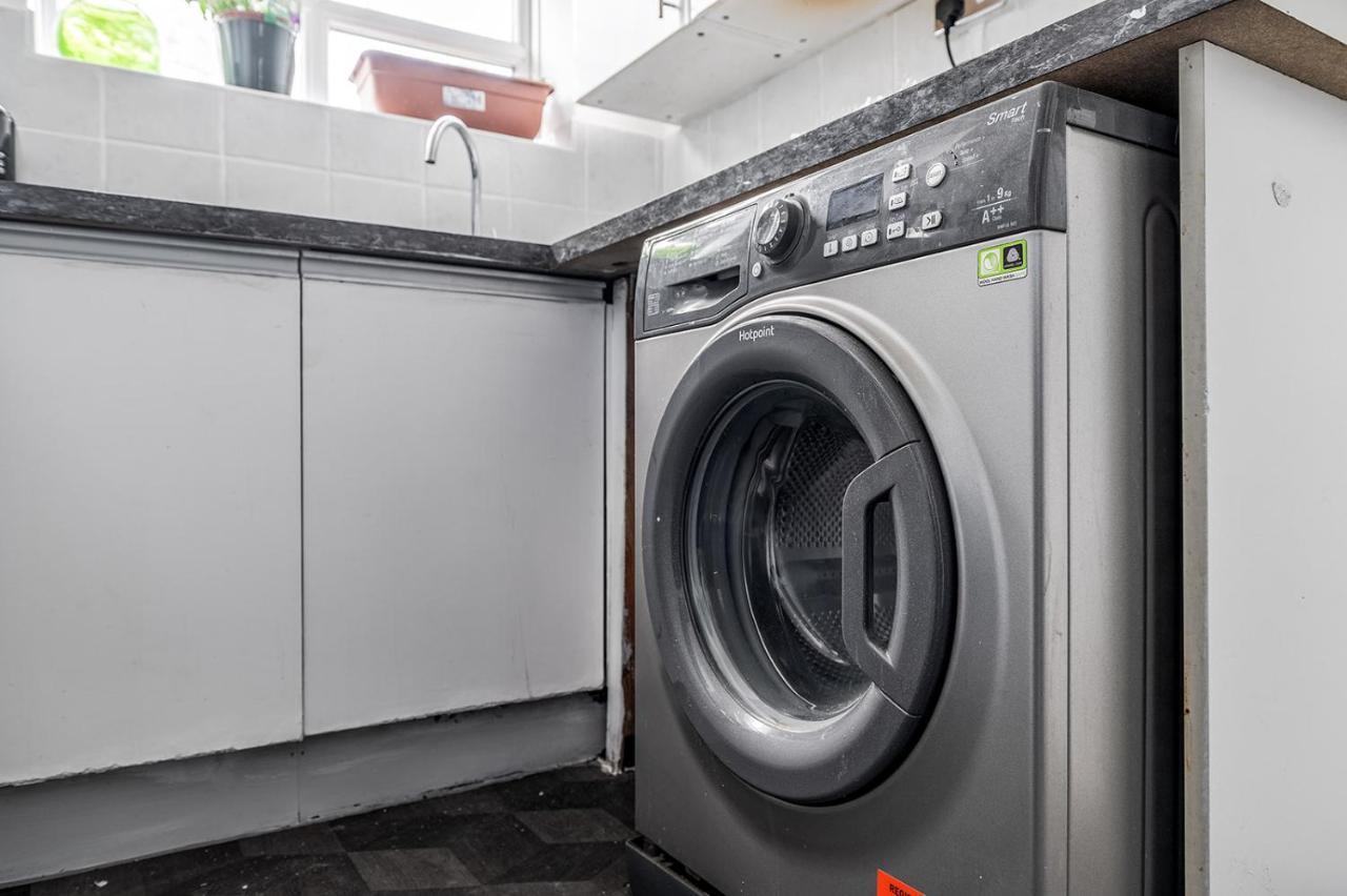 Apartamento Astonishing Two Bedroom In Nelson Londres