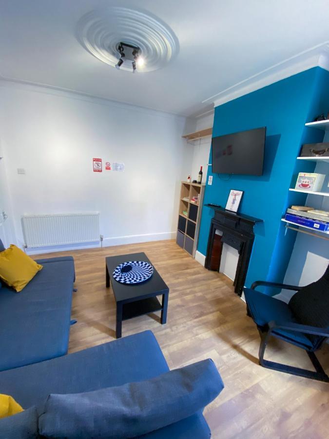4 Bedroom House Parking & Garden Near Central Vakantiehuis Londen