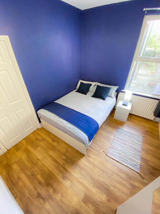 4 Bedroom House Parking & Garden Near Central Londen