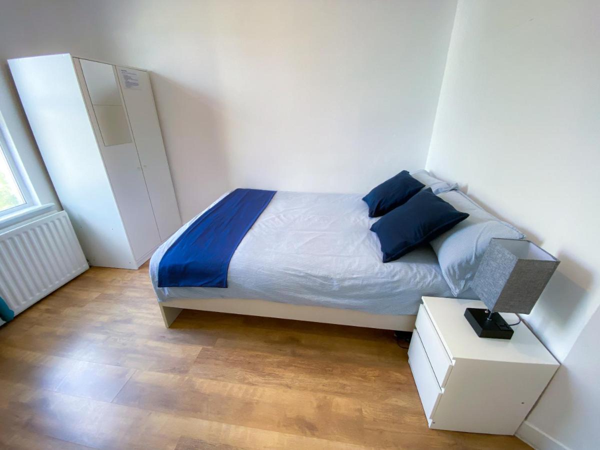 4 Bedroom House Parking & Garden Near Central * Londen