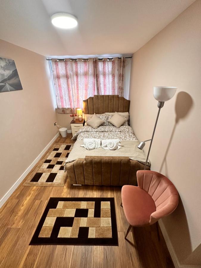 Pensión Canary Wharf Single Double And En-suite *