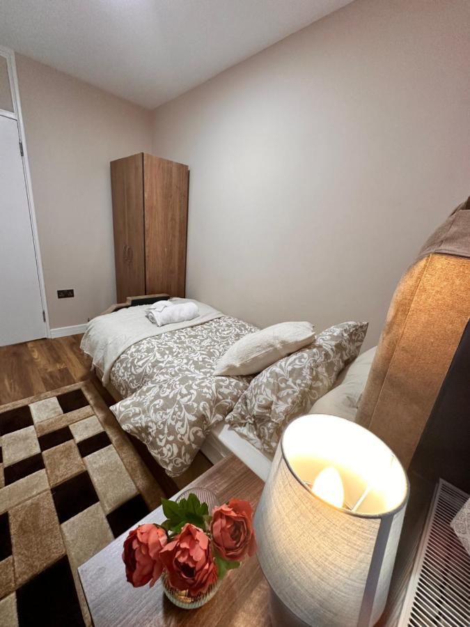 Pensión Canary Wharf Single Double And En-suite