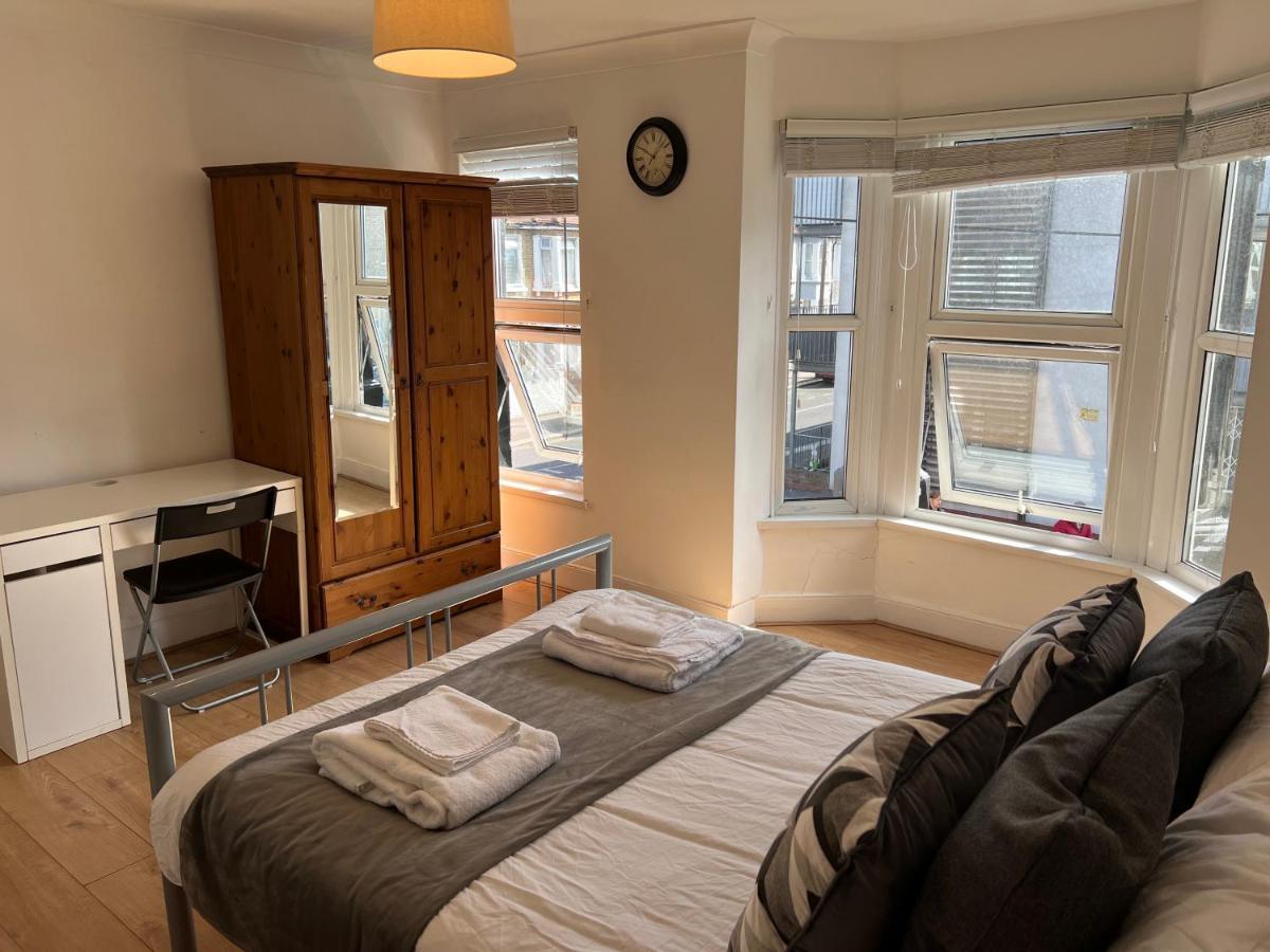 Stratford Cozy Double Homestay *