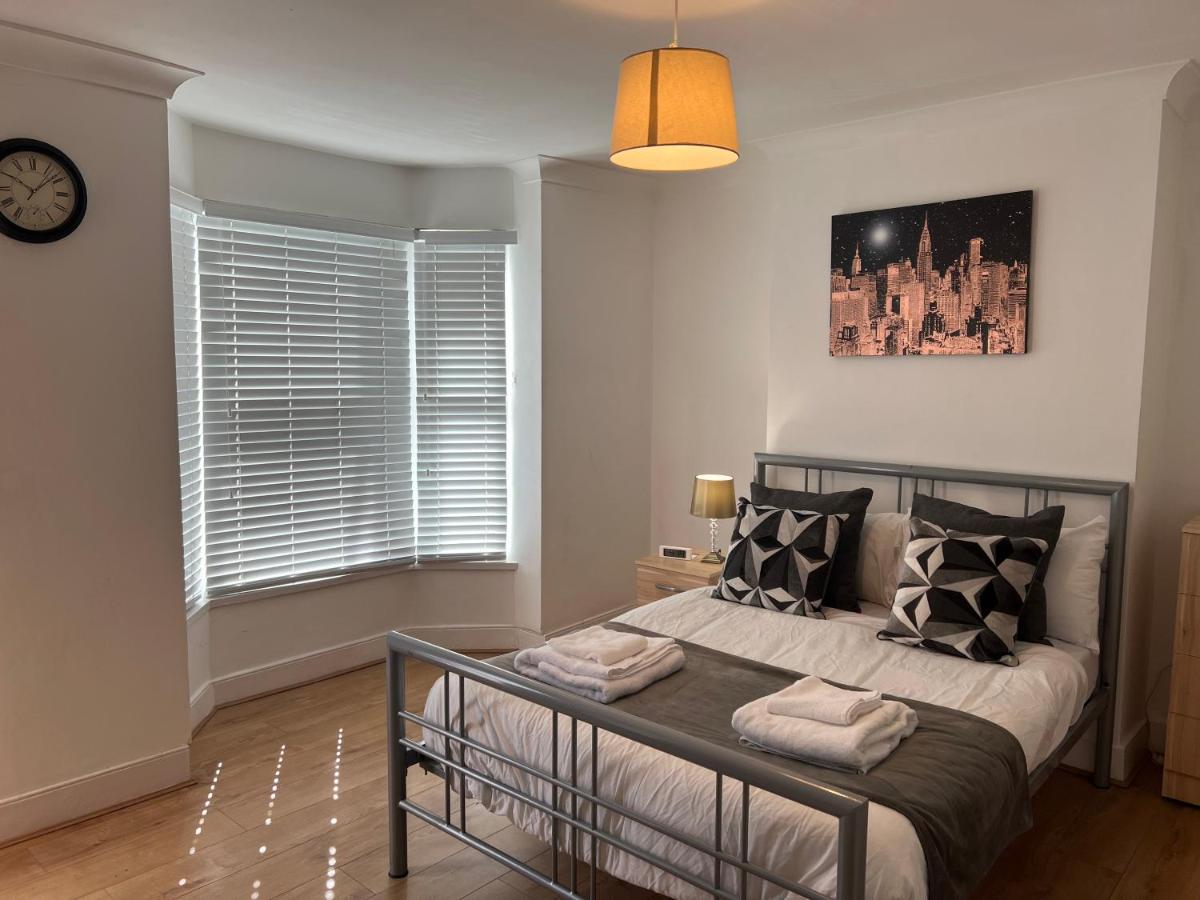 Stratford Cozy Double London