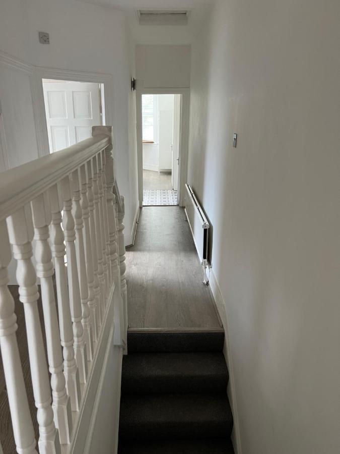 Apartment Bright And Stylish 2 Bedroom First Floor Flat London