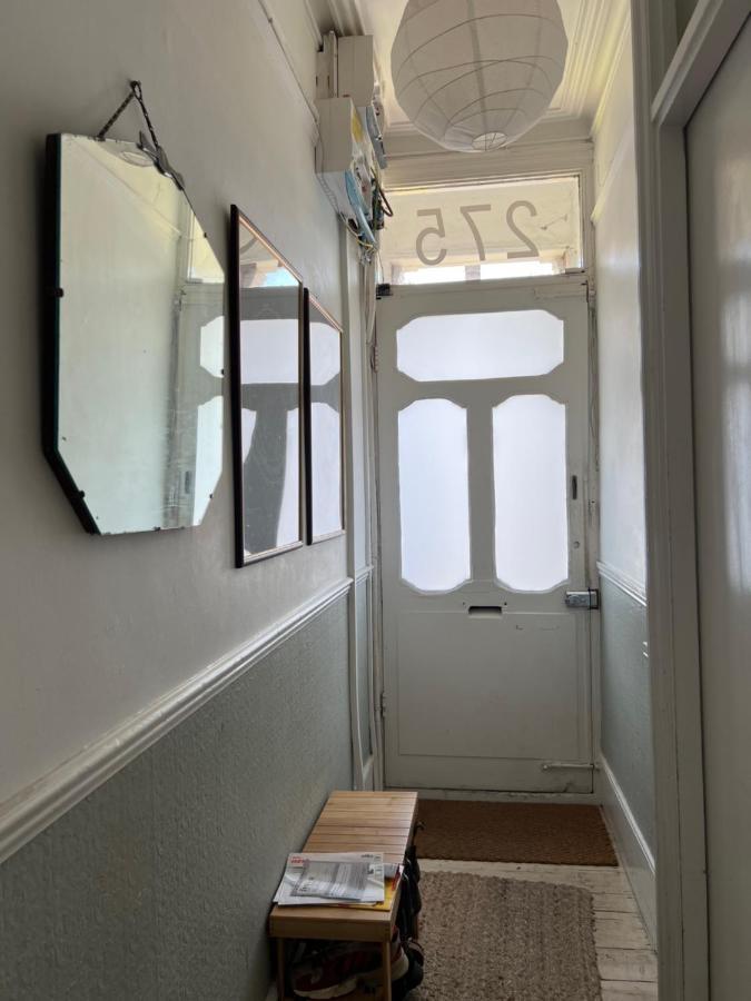 Apartment Bright And Stylish 2 Bedroom First Floor Flat London