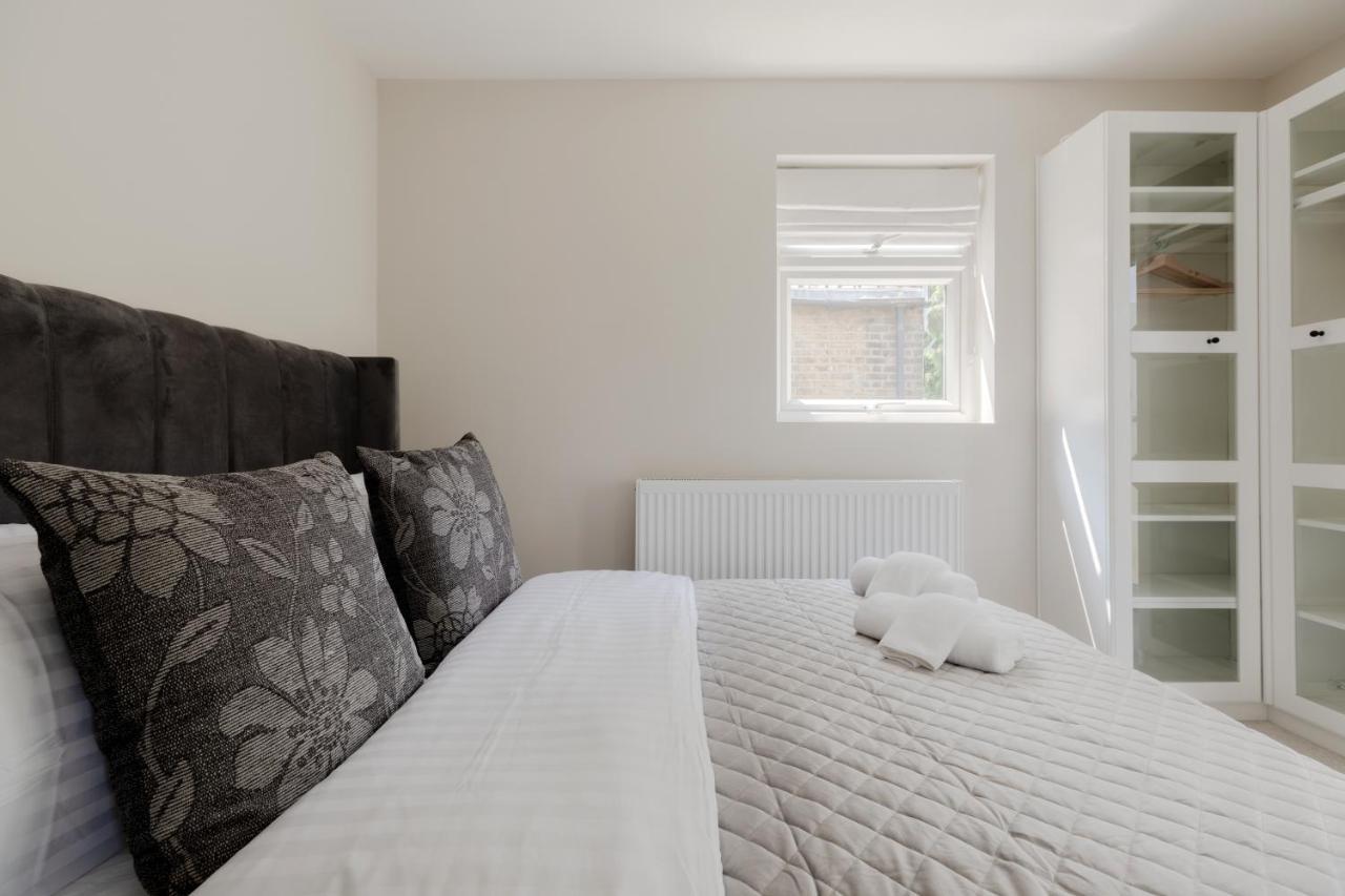 Central, Stylish And Spacious 4 Bedroom House 2,5 Bathrooms In Shepherd's Bush Apartamento