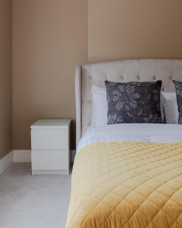 Central, Stylish And Spacious 4 Bedroom House 2,5 Bathrooms In Shepherd's Bush Apartamento Londres