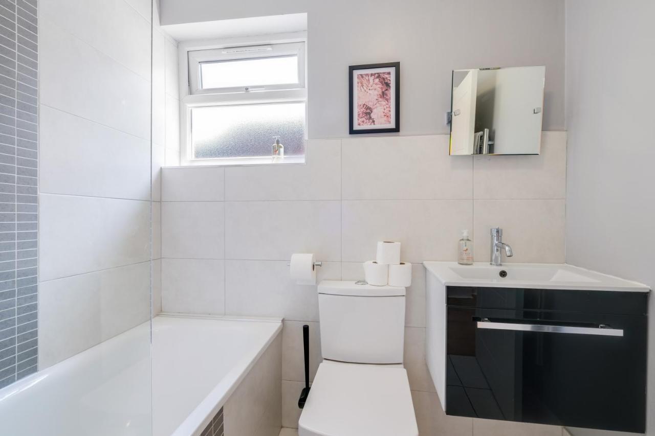 Casa de férias Luxury 3 Bedroom 2 Bathroom House, Fulham By 360stays Londres