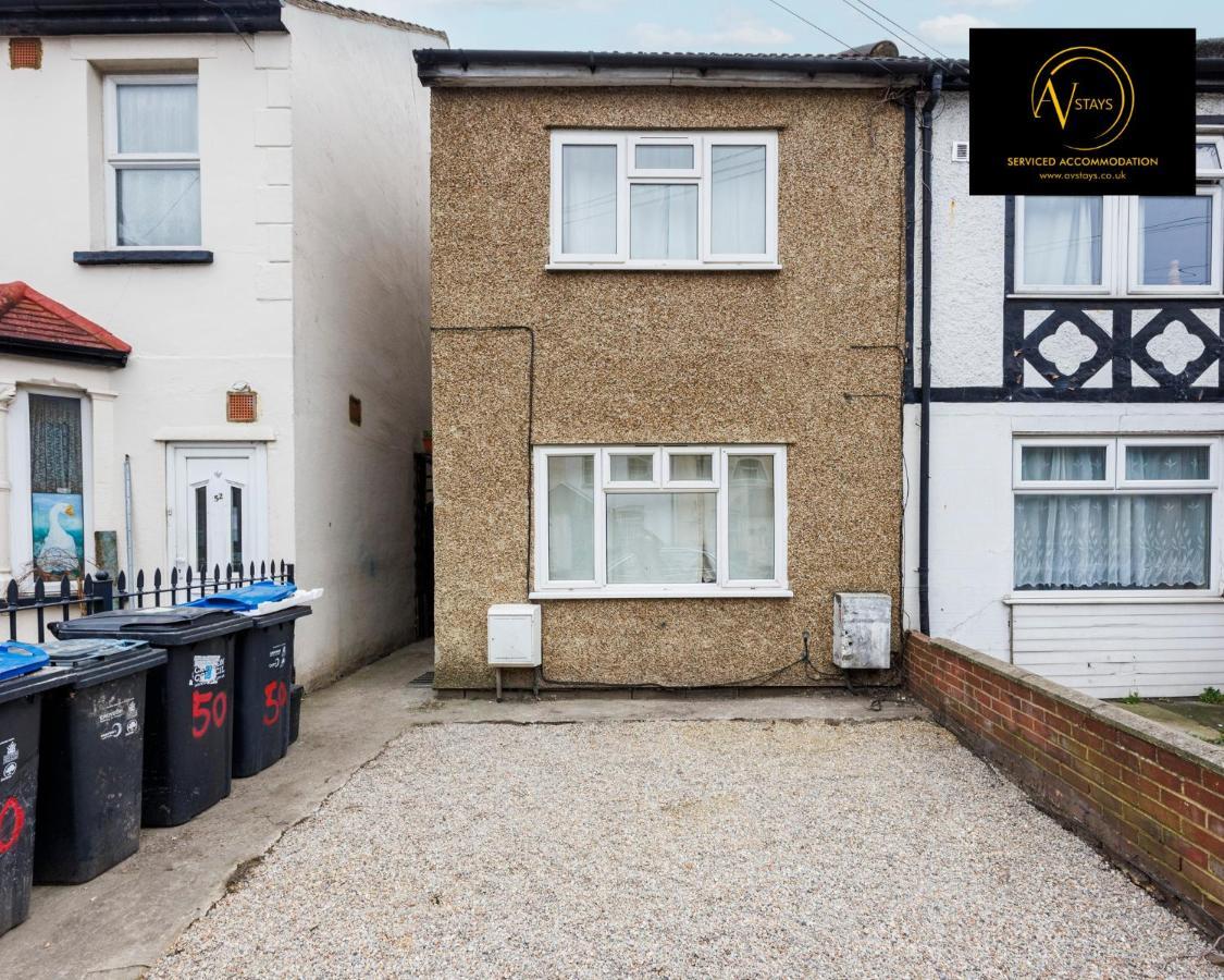 Vakantiehuis 2 Bedroom House By Av Stays Short Lets Croydon With Free Wi-fi *
