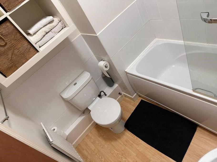 Studio Flat In Central *