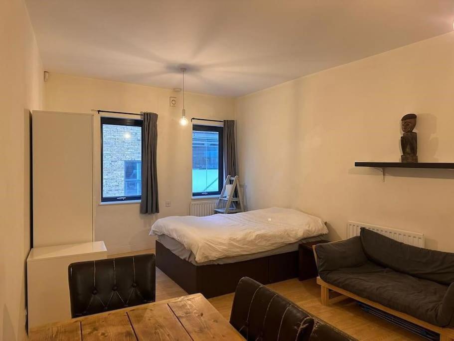 Studio Flat In Central Apartment *
